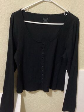 Scoop Black Button-Front Long Sleeve Crop Top